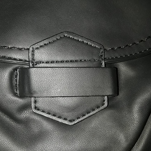 Black Tuck & Loop Soft Crossbody Purse Bag - Picture 8 of 8